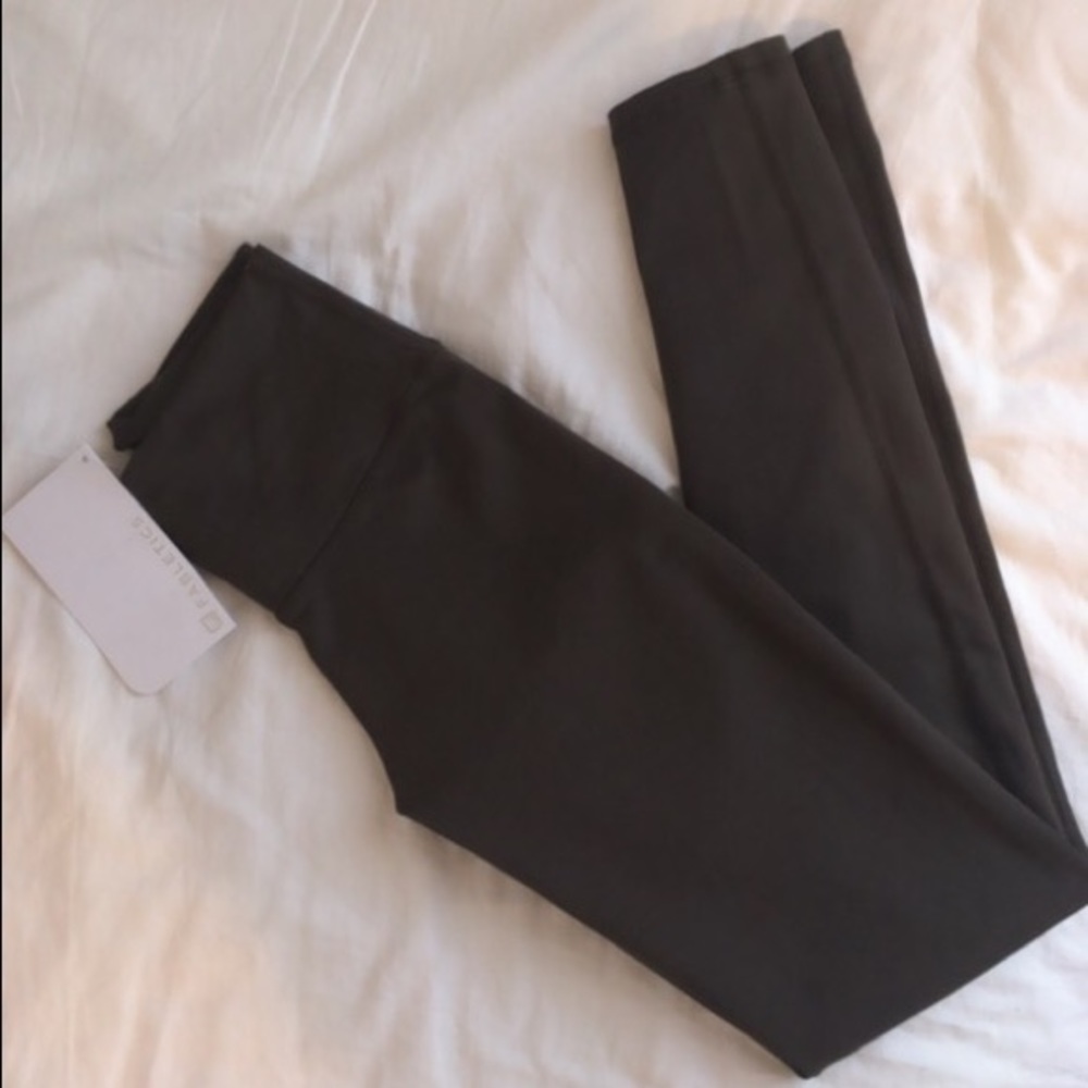 NEW Dark Olive Green Fabletic Leggings ! 💚